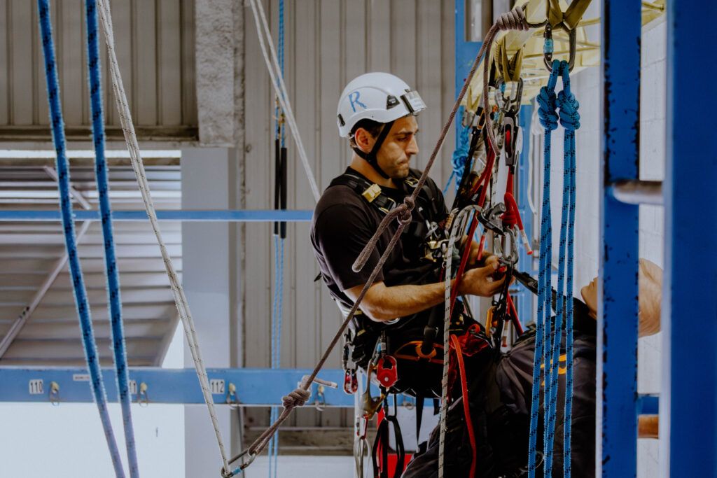 ¿Dónde hacer formación en trabajos verticales certificada en España? 2 Blog Trabajos Verticales IRATA GWO