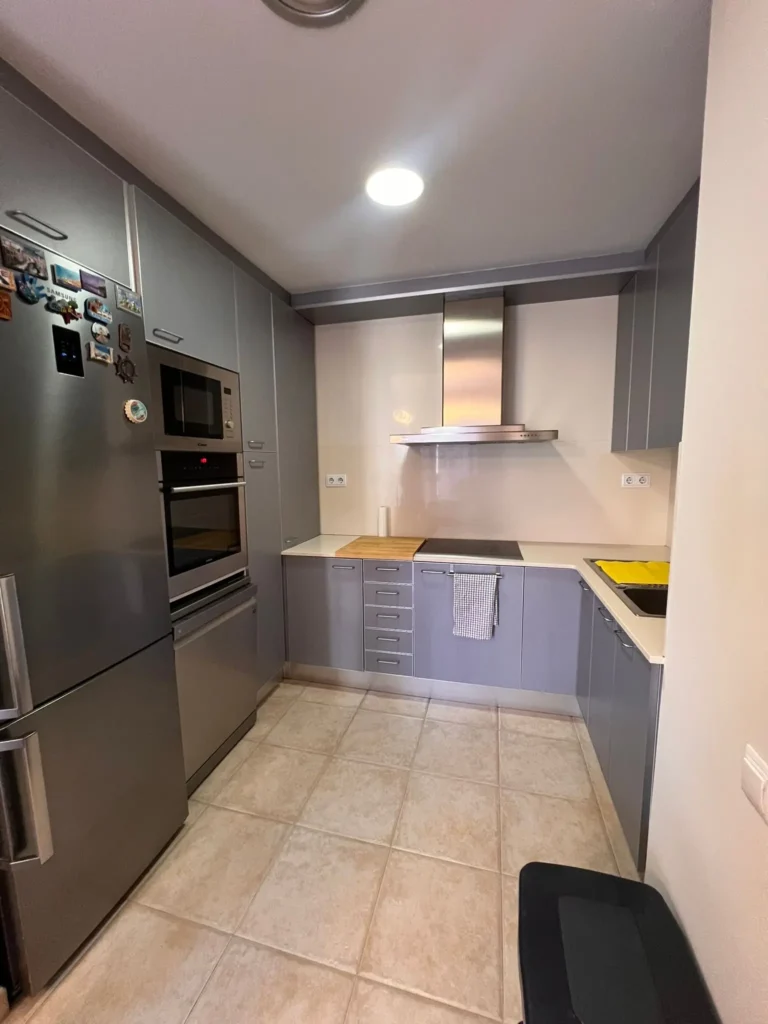 Accommodation for TTR Students in Barcelona 8 TTR Lodging Kitchen