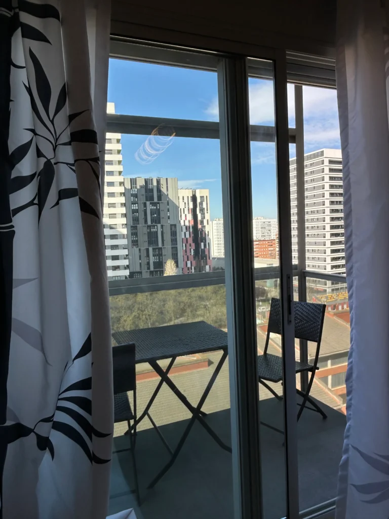 Alojamiento para alumnos en Barcelona: comodidad y formación a pocos minutos de TTR 2 Piso TTR