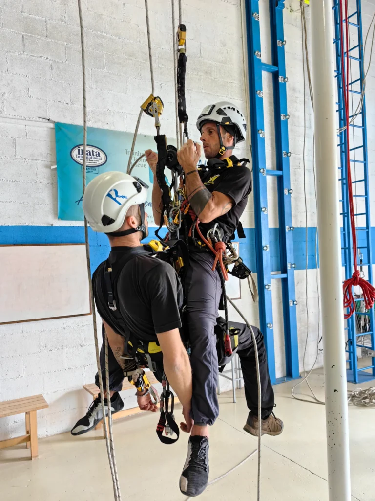 Guía completa certificación IRATA 2026: curso, renovación, requisitos y salidas laborales 3 Certificacion IRATA 2026 Guia 2026
