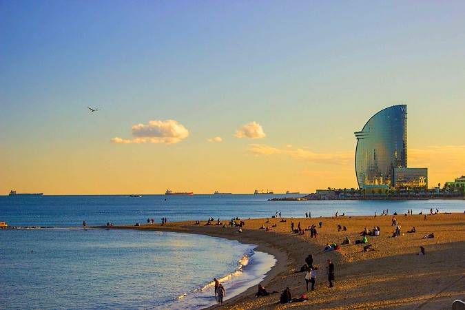 ¿Dónde hacer un curso IRATA en Europa? Precios, formación, aeropuertos, alojamiento y experiencia en Barcelona 3 Playa Barceloneta